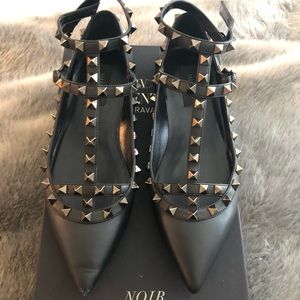 Valentino Garavani Black Flats